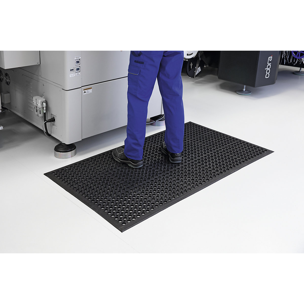 Gelochte Gummimatte Rampmat COBA (Produktabbildung 2)-1