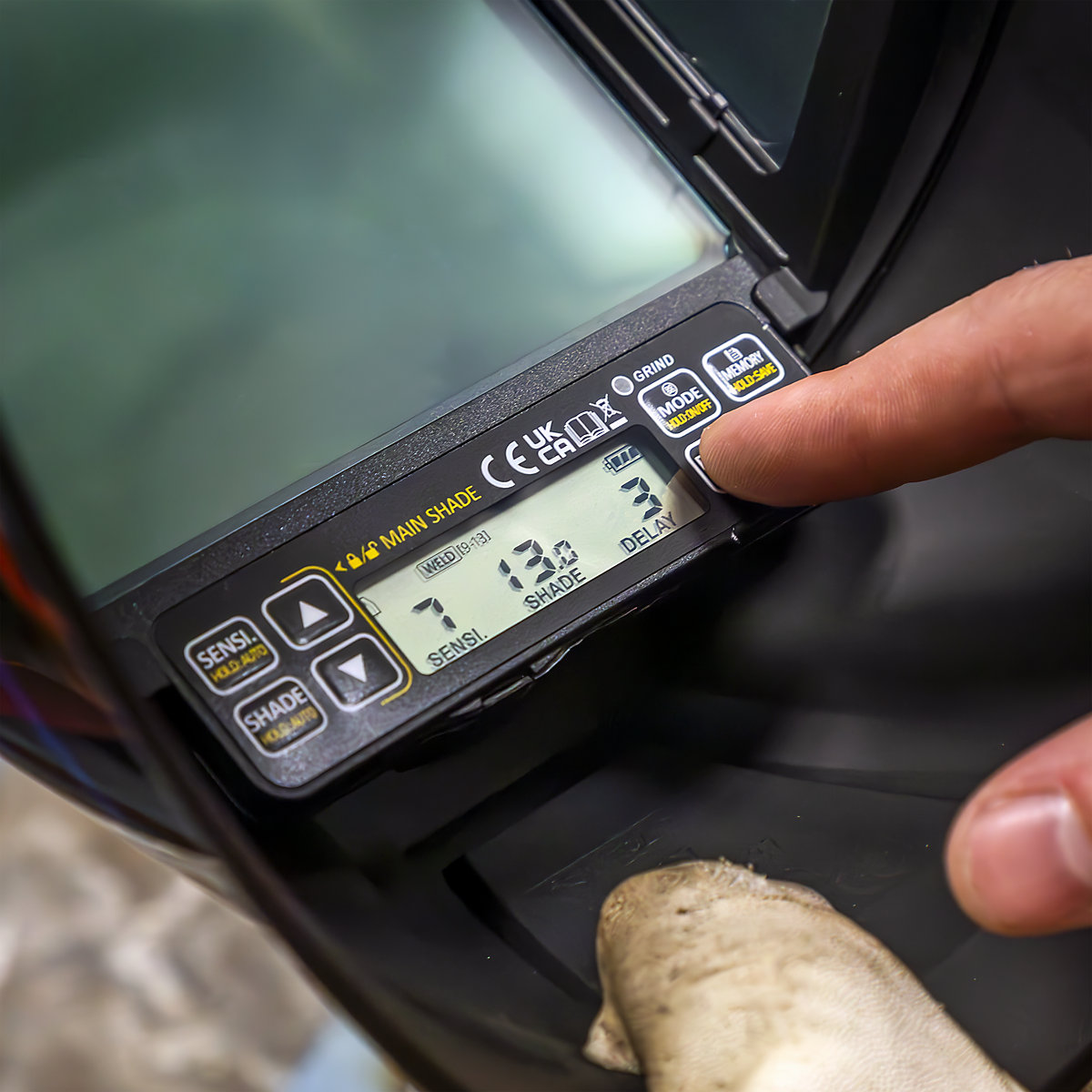 Sealey Panoramic Auto Darkening Welding Helmet | Shade 9-13 (Product illustration 9)-8