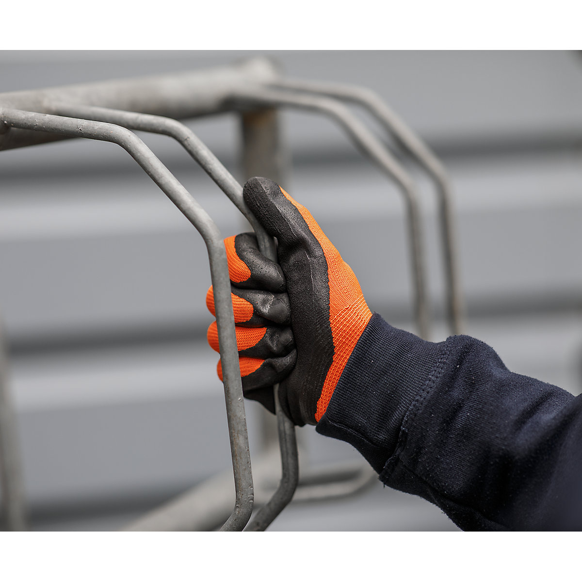 Worksafe® Foam Latex Gloves (Product illustration 2)-1