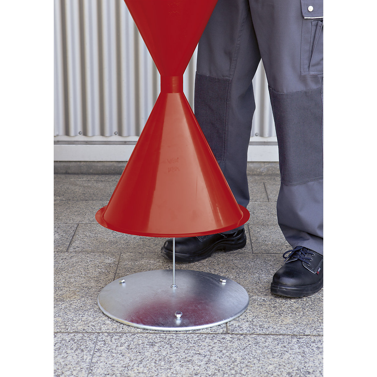 Base redonda para cenicero de pie cónico – VAR