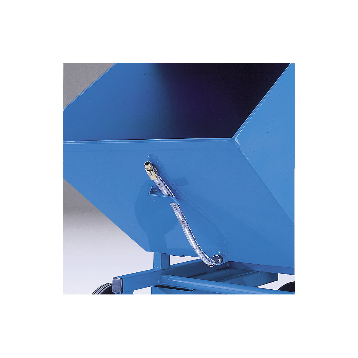 Tuyau de vidange – tuyau métallique avec accessoires de fixation (pour modèle 0,25 m³, longueur 400 mm, pour modèles 0,4 m³ et 0,6 m³, longueur 500 mm)