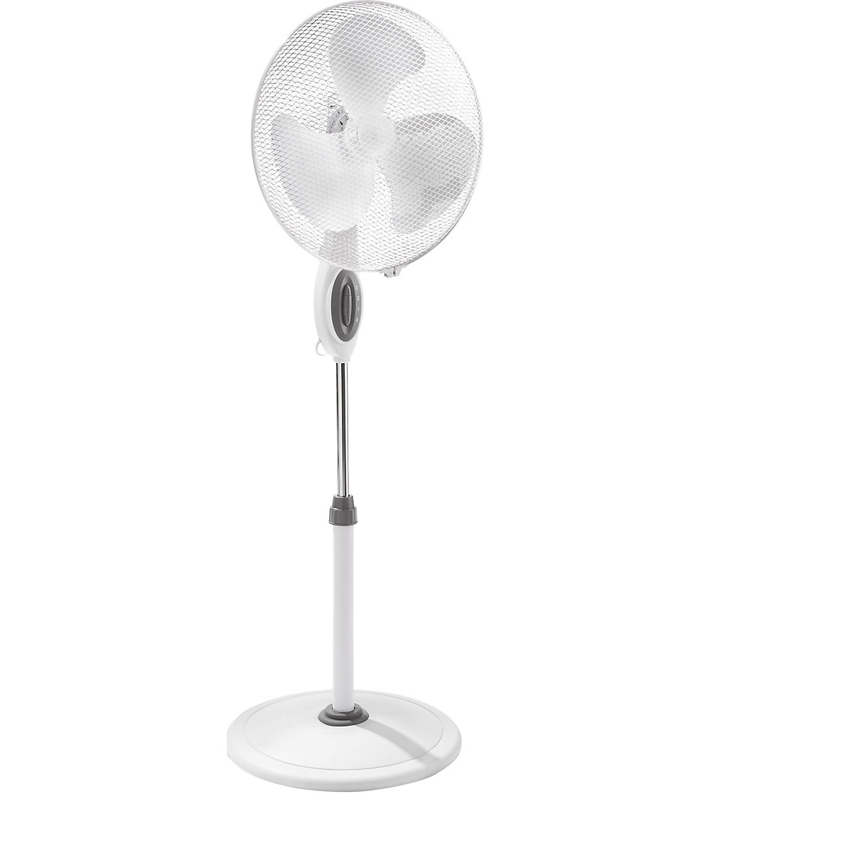 Pedestal fan with plastic housing