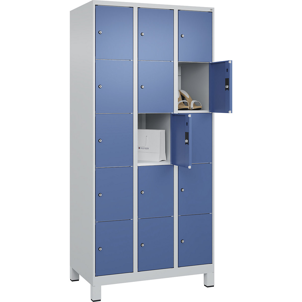 Dulap cu 5 compartimente cu încuietoare Classic PLUS – C+P, 3 module, gri deschis / albastru distant, lăț. 900 mm, 15 compartimente, cu picioare-0