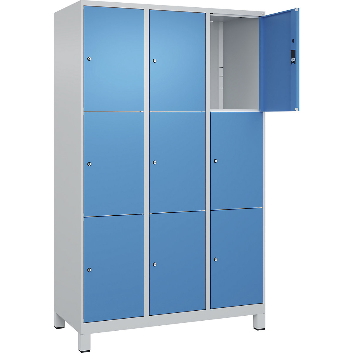 Armário de cacifos de 3 andares Classic PLUS – C+P, 3 compartimentos, cinzento claro/azul claro, L 1200 mm, 9 compartimentos, com pés-0