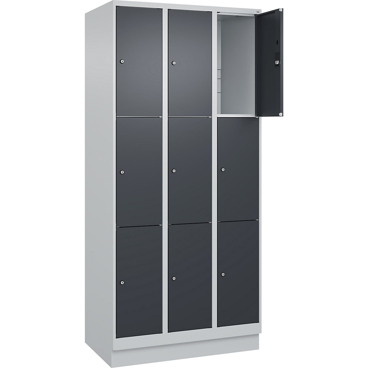 Armário de cacifos de 3 andares Classic PLUS – C+P, 3 compartimentos, cinzento claro/cinzento, L 900 mm, 9 compartimentos, com rodapé-0
