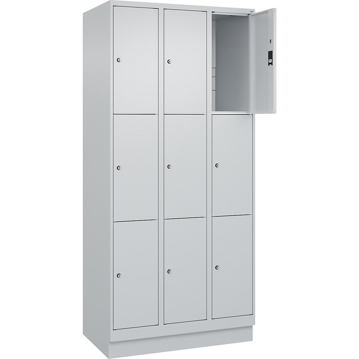 Armário de cacifos de 3 andares Classic PLUS – C+P, 3 compartimentos, cinzento claro, L 900 mm, 9 compartimentos, com rodapé-0