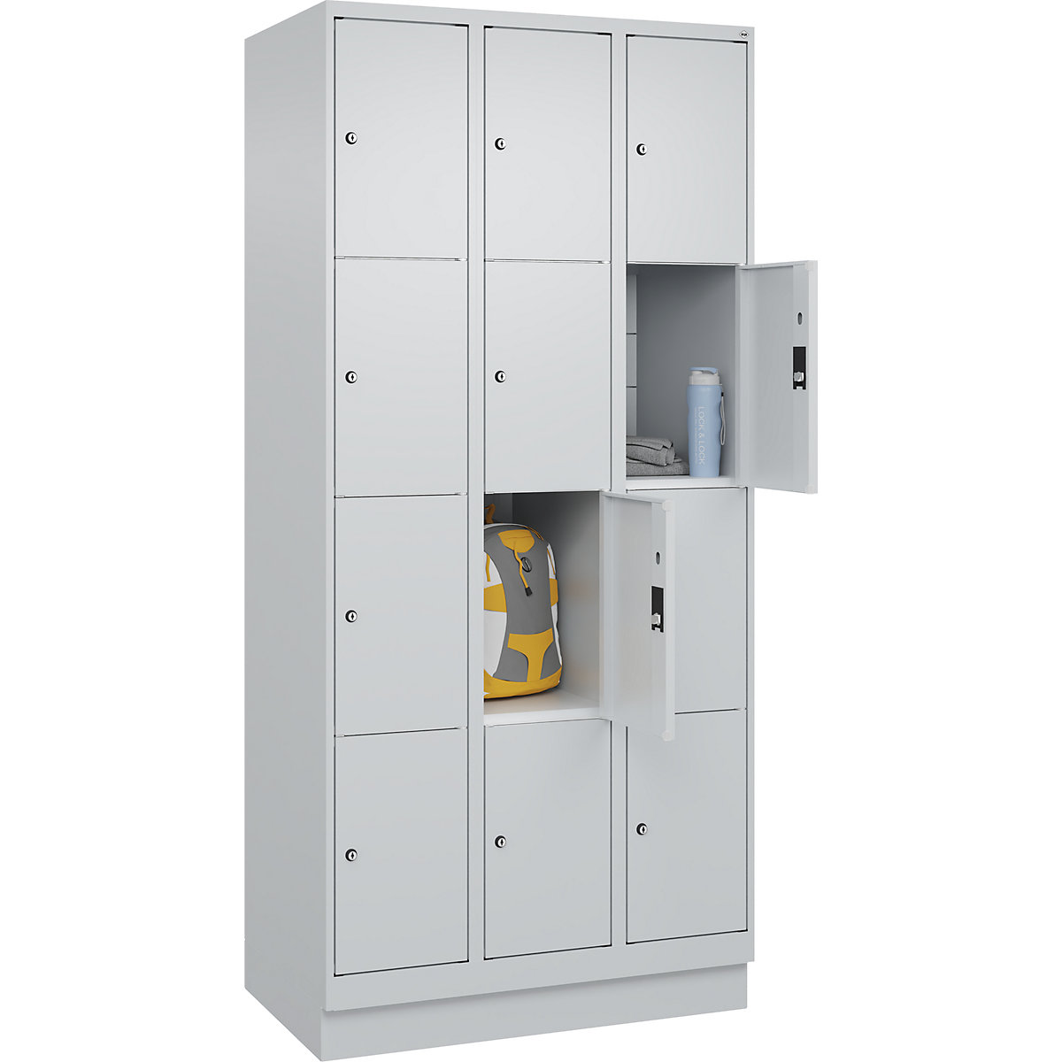 Armário de cacifos de 4 andares Classic PLUS – C+P, 3 compartimentos, cinzento claro, L 900 mm, 12 compartimentos, com rodapé-0