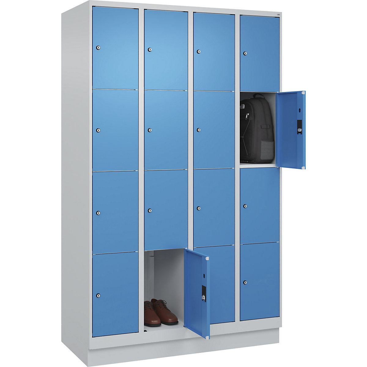 Armário de cacifos de 4 andares Classic PLUS – C+P, 4 compartimentos, cinzento claro/azul claro, L 1200 mm, 16 compartimentos, com rodapé-0