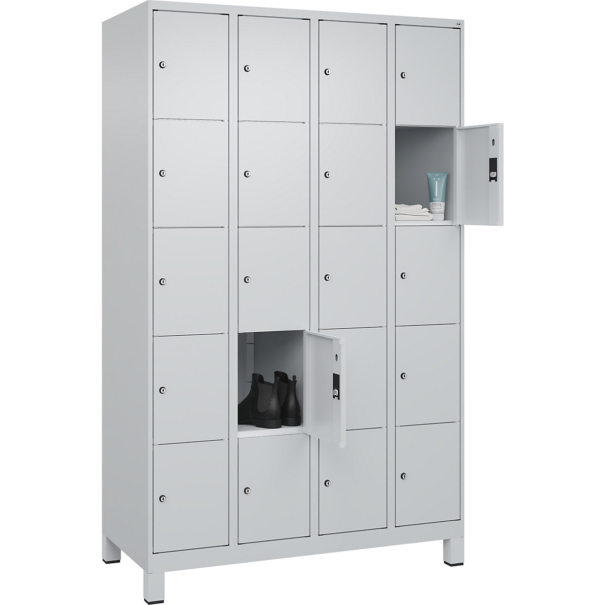 Armário de cacifos de 5 andares Classic PLUS – C+P, 4 compartimentos, cinzento claro, L 1200 mm, 20 compartimentos, com pés-0