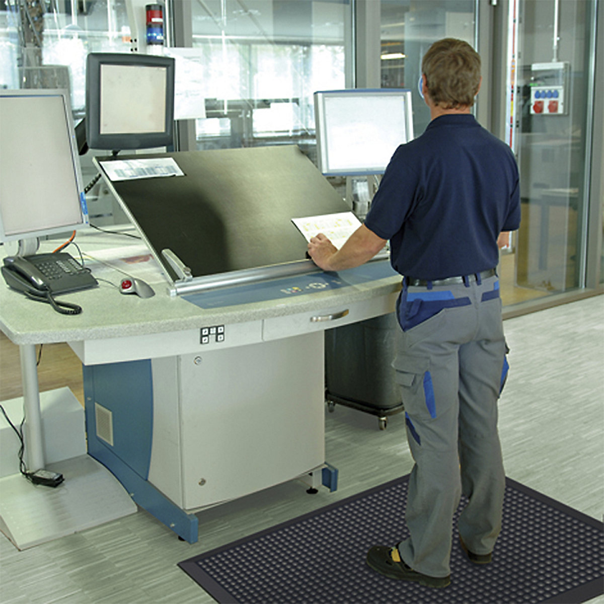 Stuoia per postazioni di lavoro Skystep ESD, con bolle a rilievo – NOTRAX (Foto prodotto 4)-3
