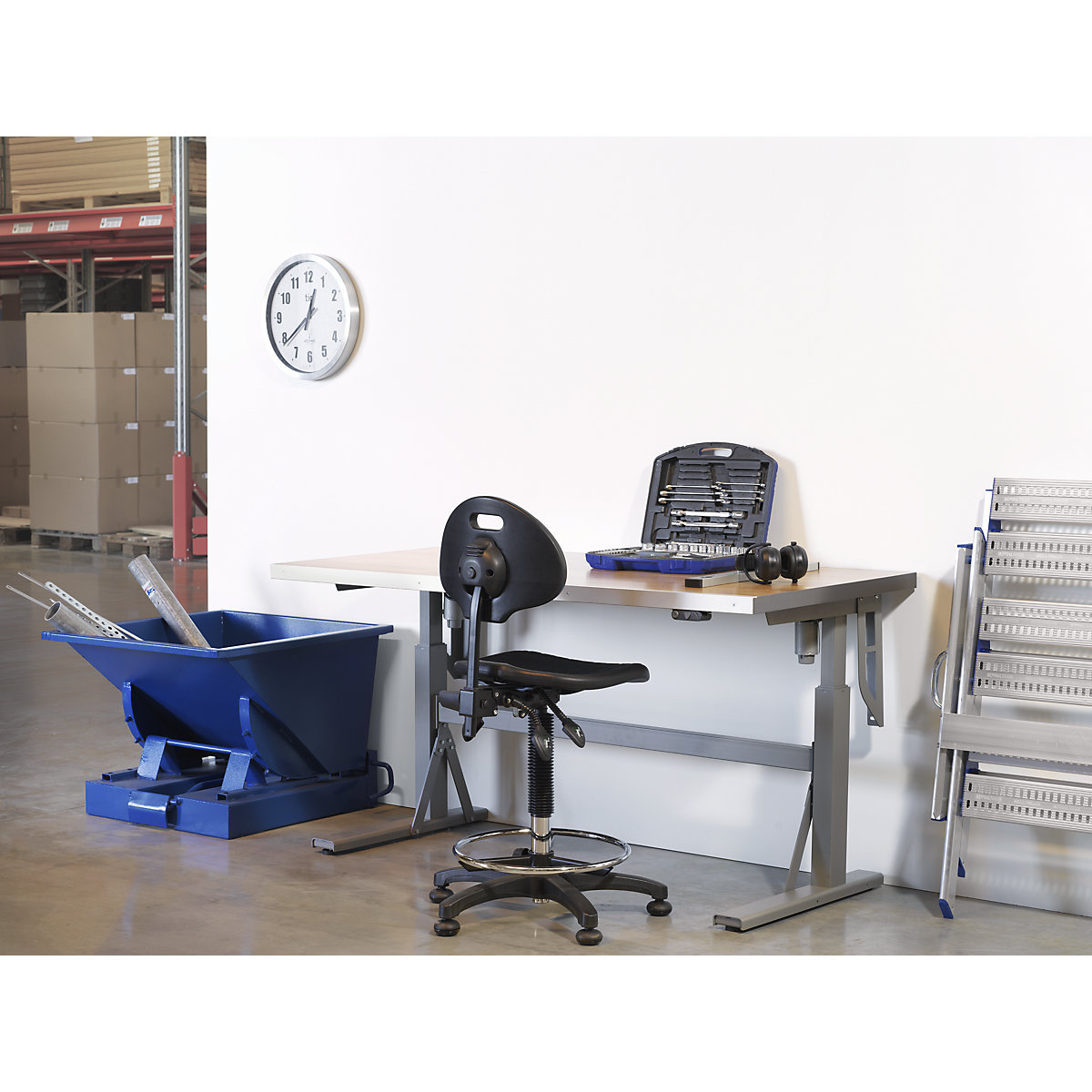Mesa de trabajo de altura regulable eléctricamente, carga máx. 350 kg – eurokraft pro (Imagen del producto 5)-4