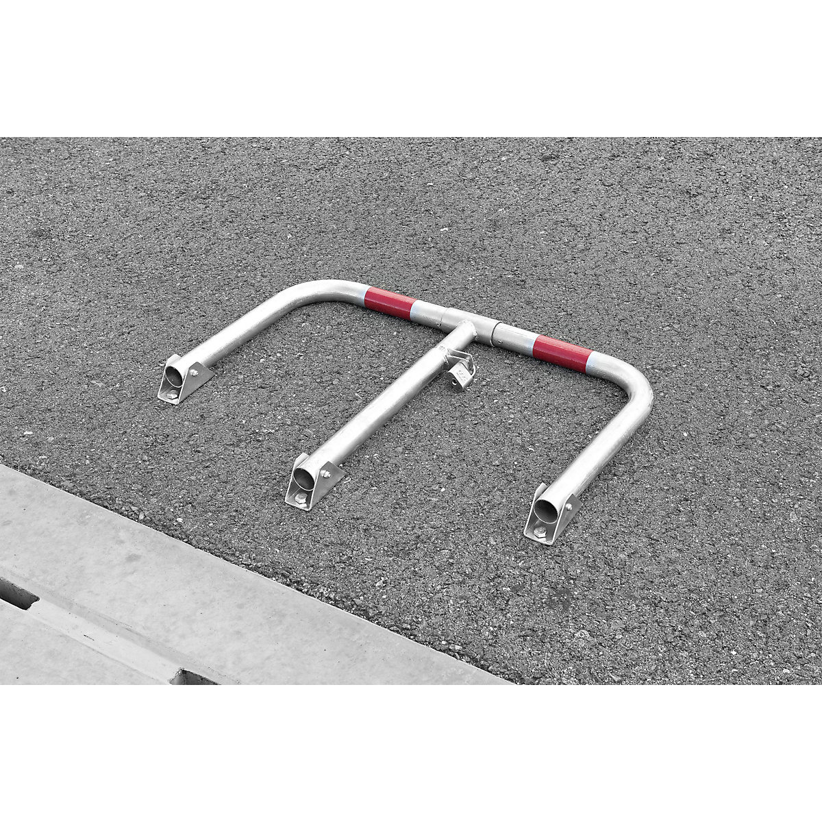 Parking barrier with red reflective stripes (Product illustration 2)-1