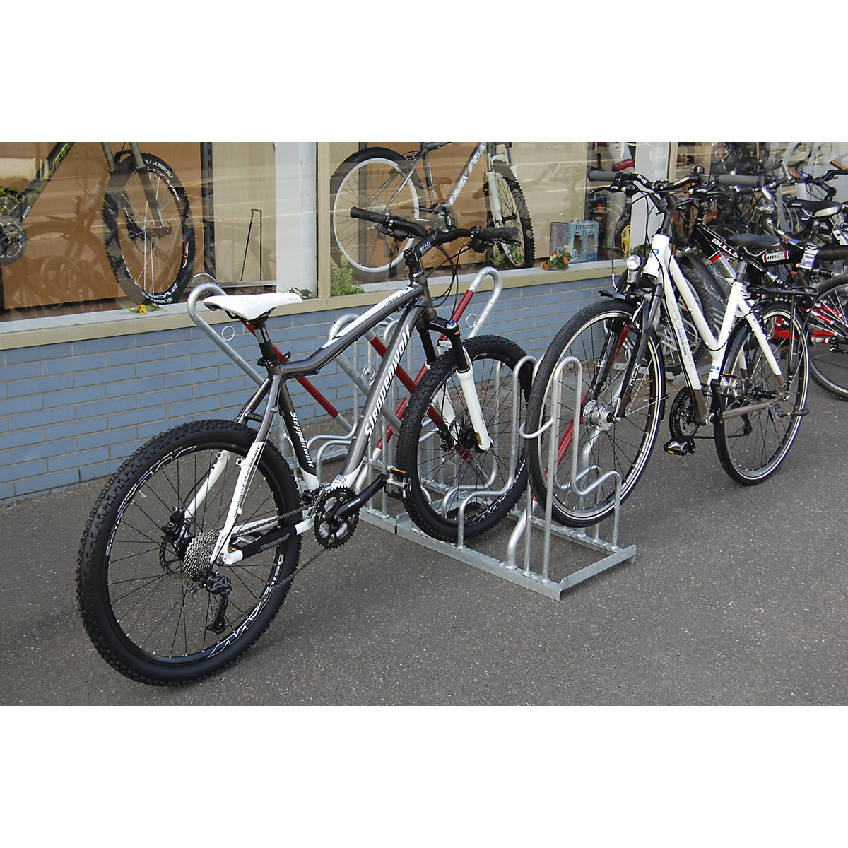 Fietsenrek met aanleunbeugels – WSM (Productafbeelding 2)-1