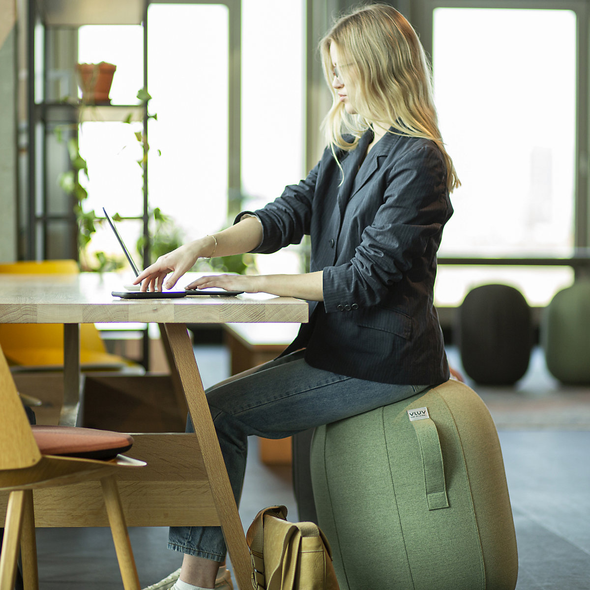 Pouf ergonomique M VLUV KAPSUL SOVA (Illustration du produit 4)-3