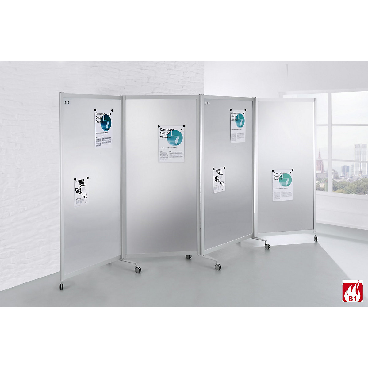 Cloison mobile pliante, difficilement inflammable