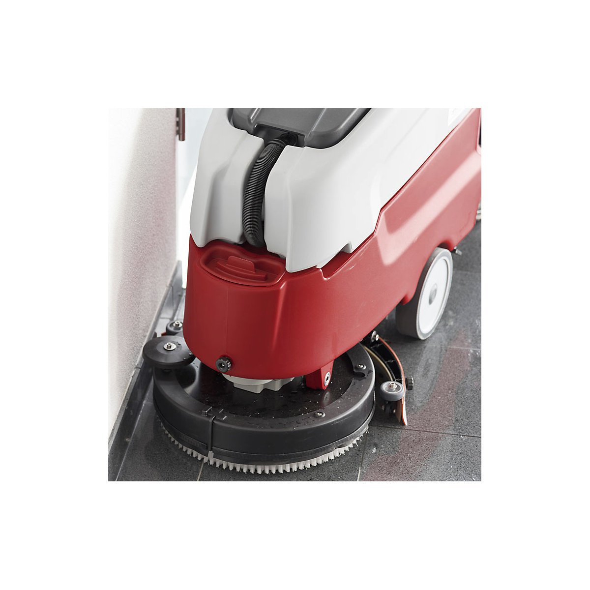 Sprintus – CAMIRA floor scrubber (Product illustration 2)