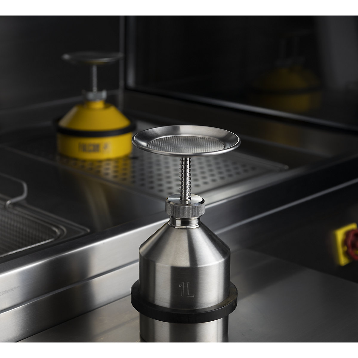 Plunger can with earth connection – FALCON (Product illustration 2)-1