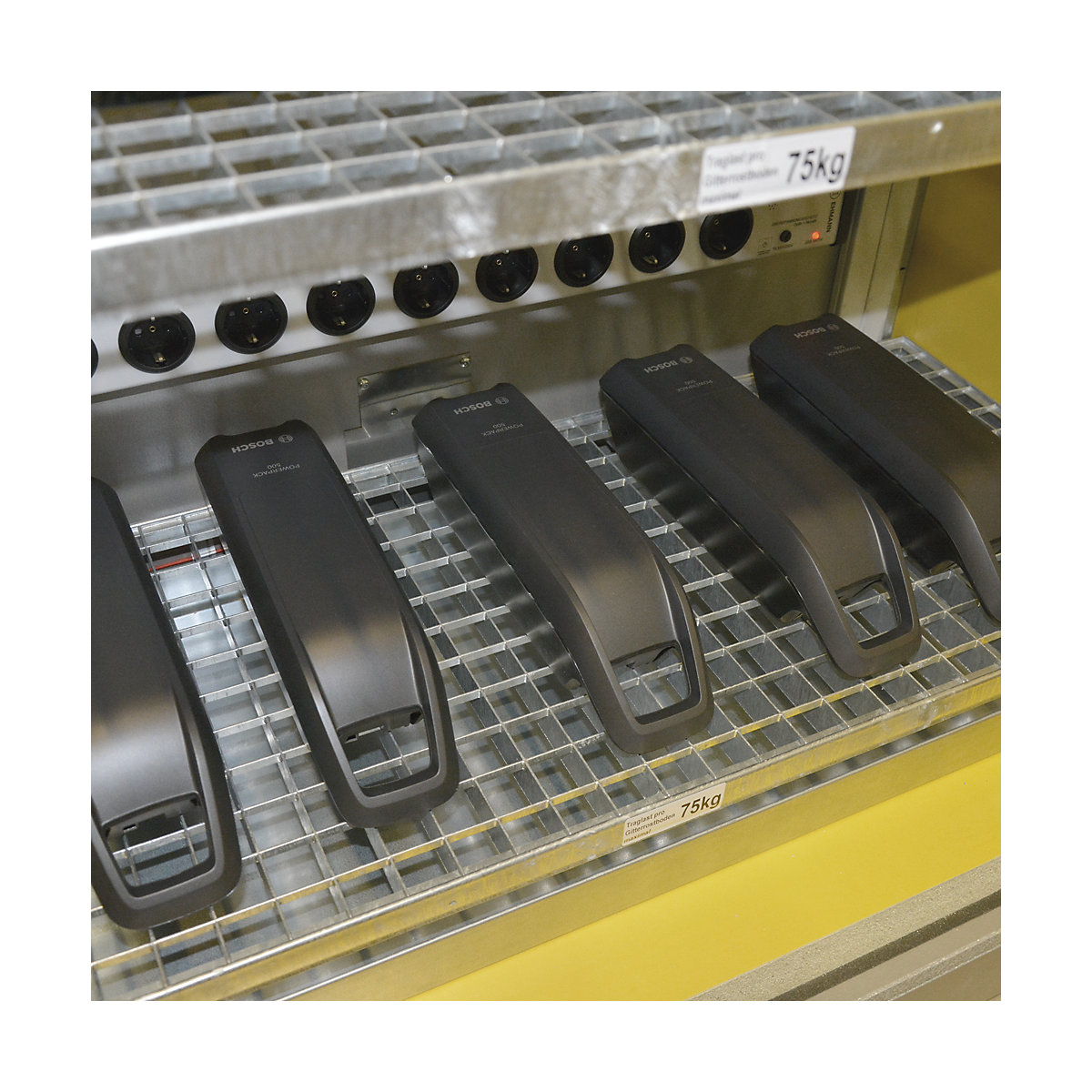 SiS Li-Ion Basic Charge EI 90 battery charging safety cabinet – LaCont (Product illustration 2)-1