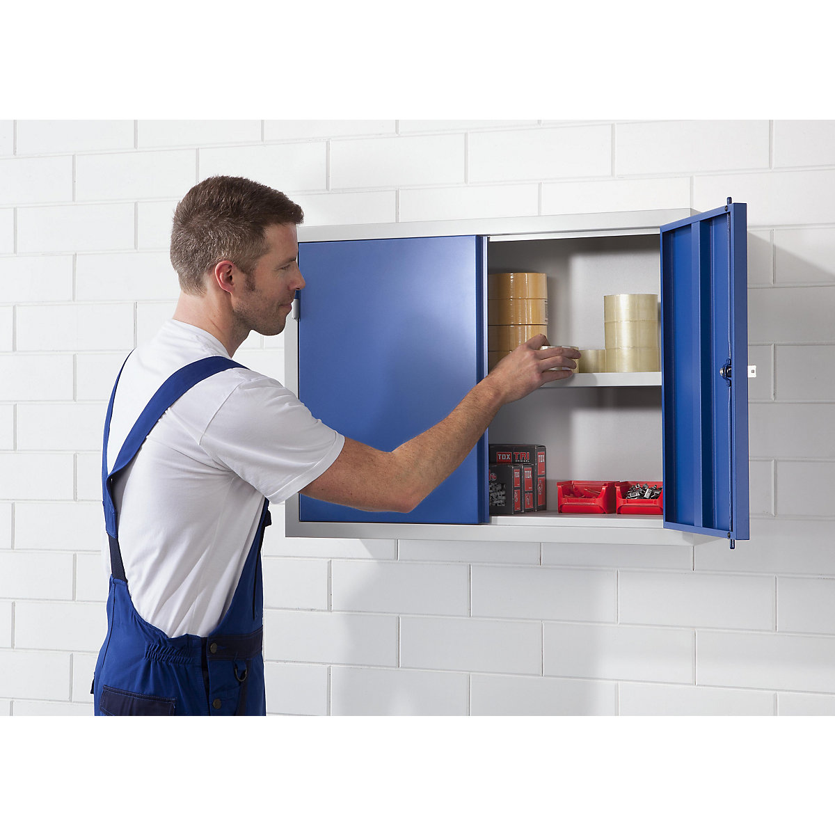 Wall mounted cupboard for the workshop – eurokraft basic (Product illustration 4)-3