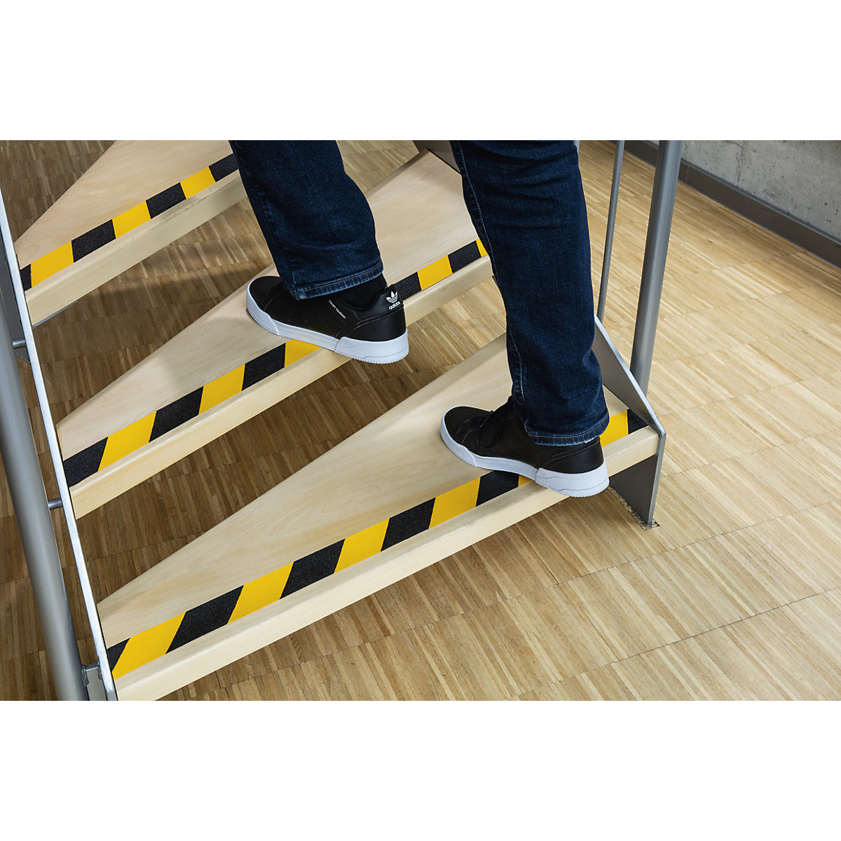 Cinta antideslizante DURALINE® GRIP – DURABLE (Imagen del producto 5)-4