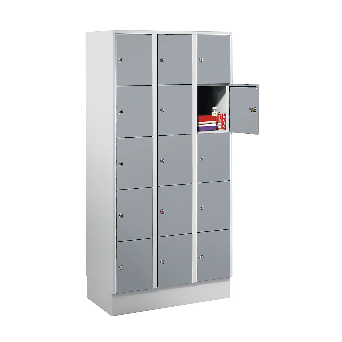 Dulap cu 5 compartimente cu încuietoare München – Wolf, 3 module, gri deschis / gri argintiu, lăț. 900 mm, cu soclu-0