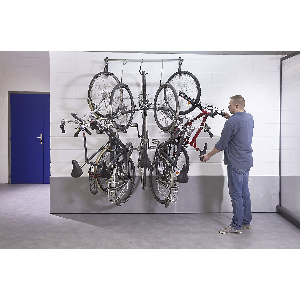 Soporte mural corredizo para 5 bicicletas – Mottez (Imagen del producto 7)-6