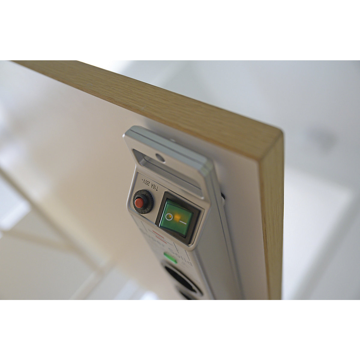 Regleta de enchufes Super-Solid – Brennenstuhl (Imagen del producto 2)-1