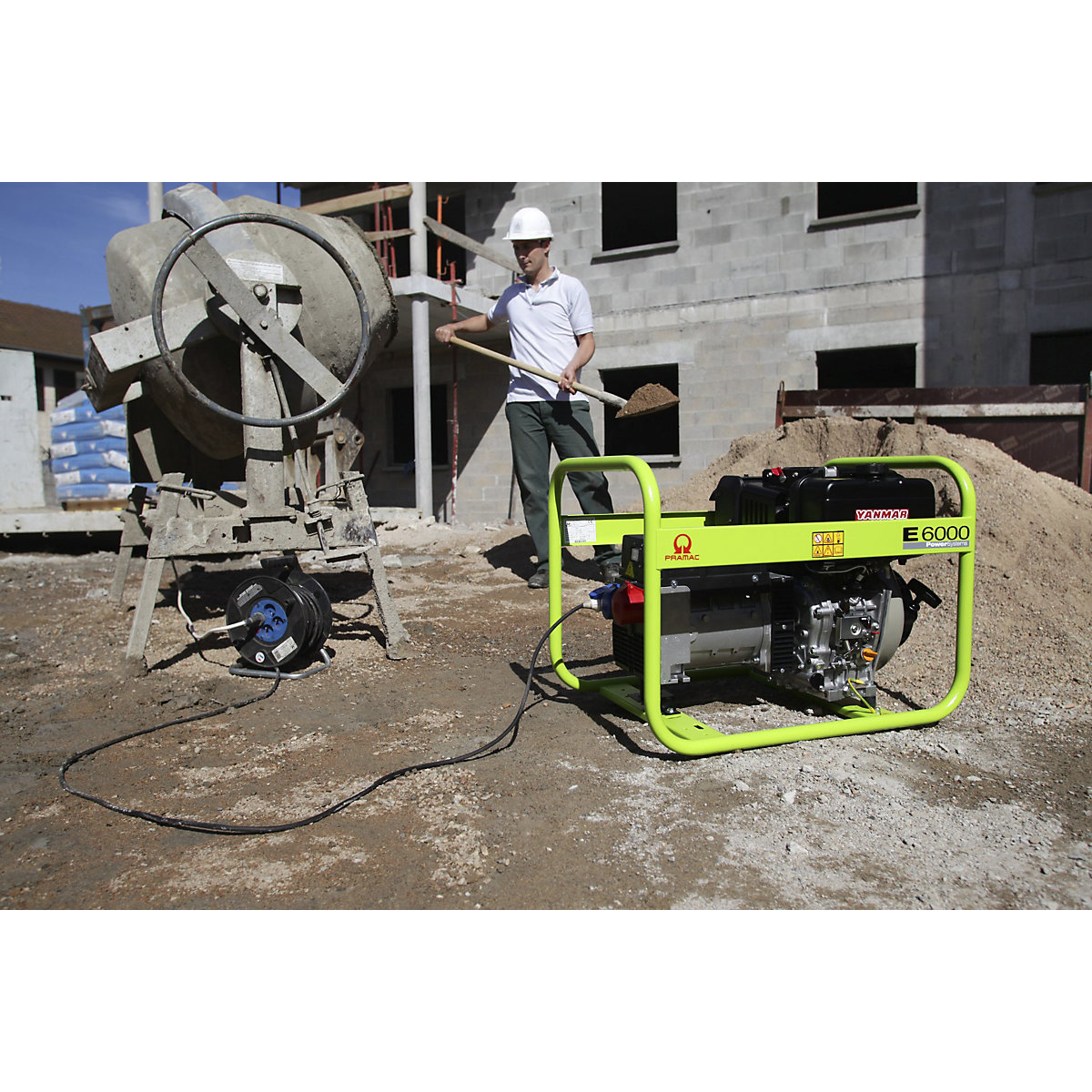 Generador eléctrico Serie E, diésel, 400/230V – Pramac (Imagen del producto 2)-1