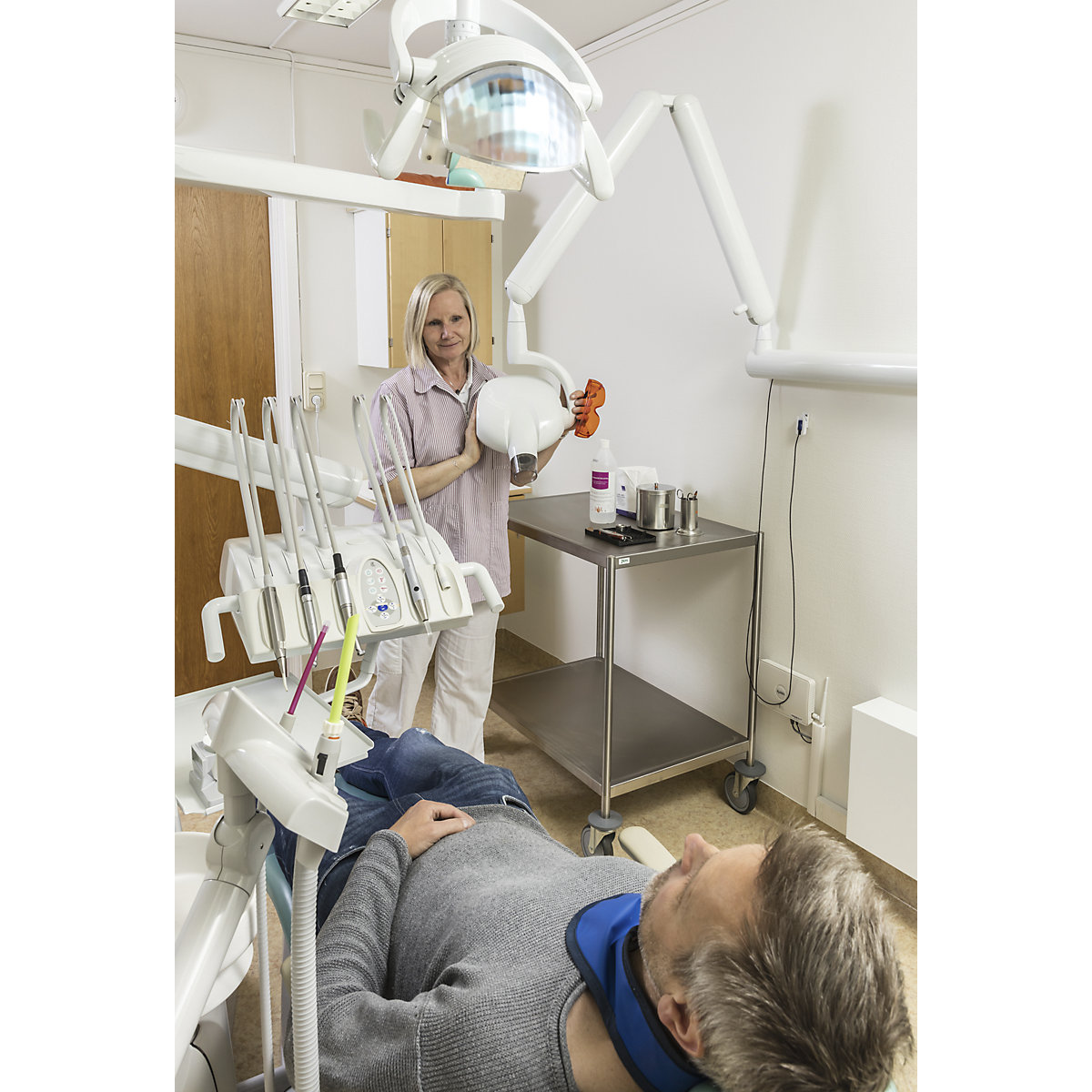 Carro con pisos de acero inoxidable, soldado – Kongamek (Imagen del producto 2)-1