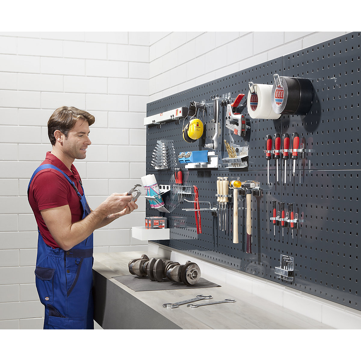 Juego de pared perforada – eurokraft pro (Imagen del producto 2)-1