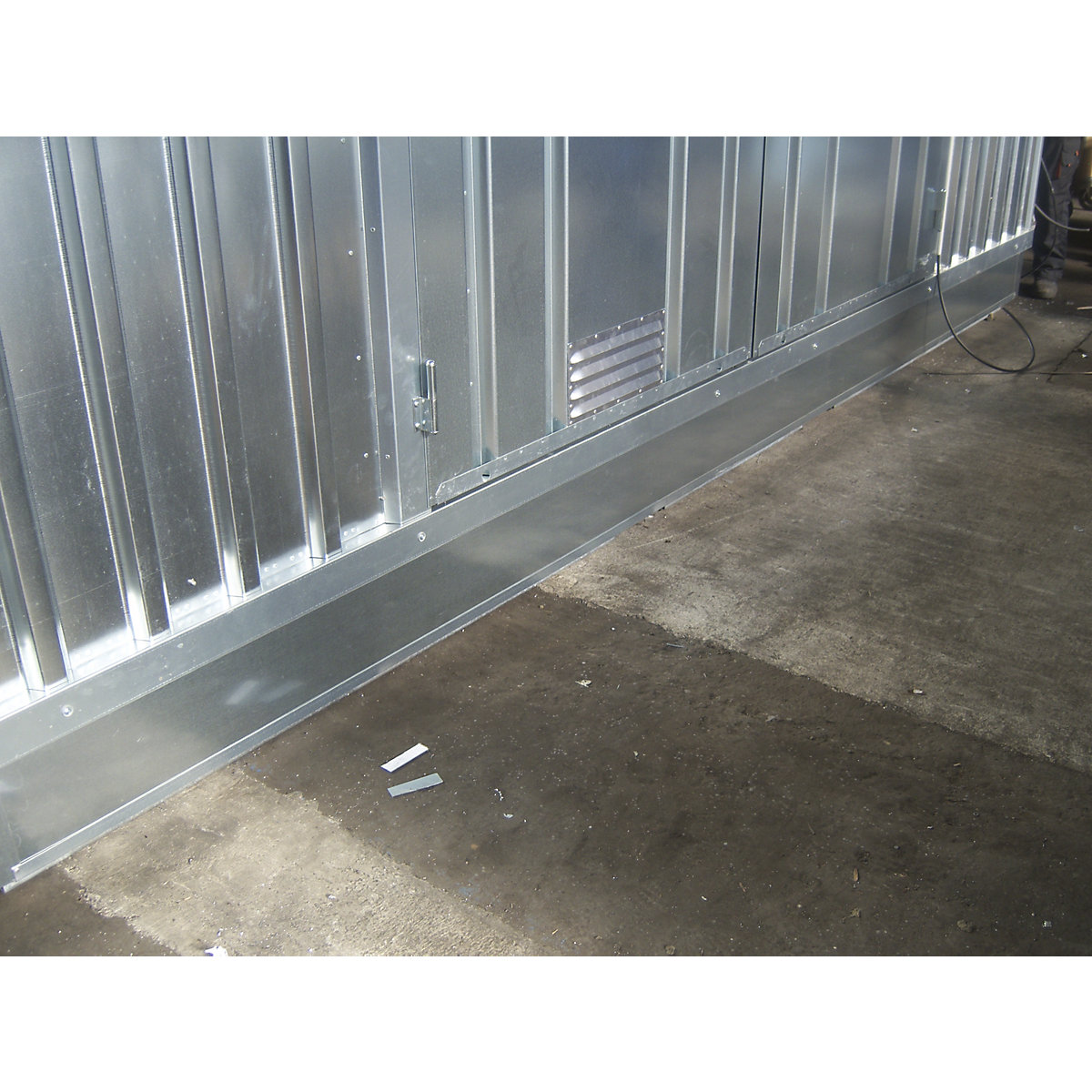 Extra cost for insulated sump tray