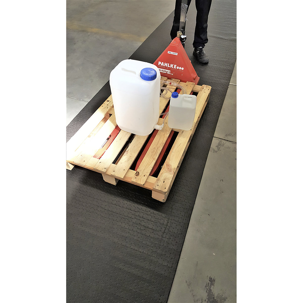 PRO Plus universal absorbent sheeting (Product illustration 6)-5