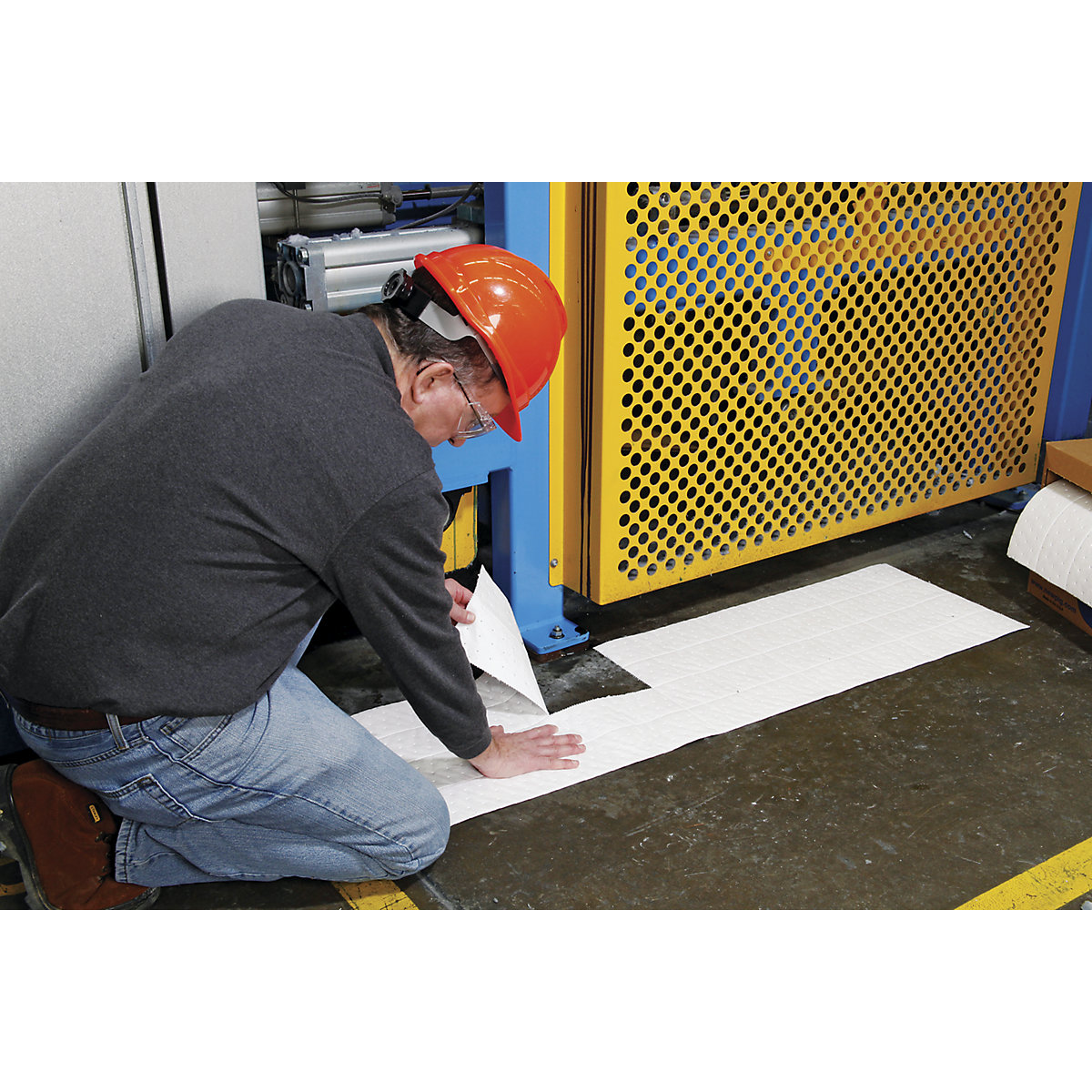 RIP-&-FIT® Oil-Only absorbent sheeting roll – PIG (Product illustration 2)-1