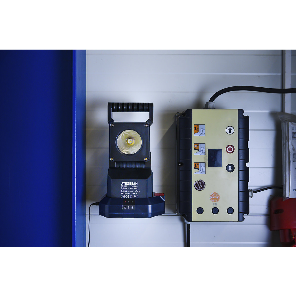 Lampe de travail à LED PL-828 – ivt (Illustration du produit 5)-4