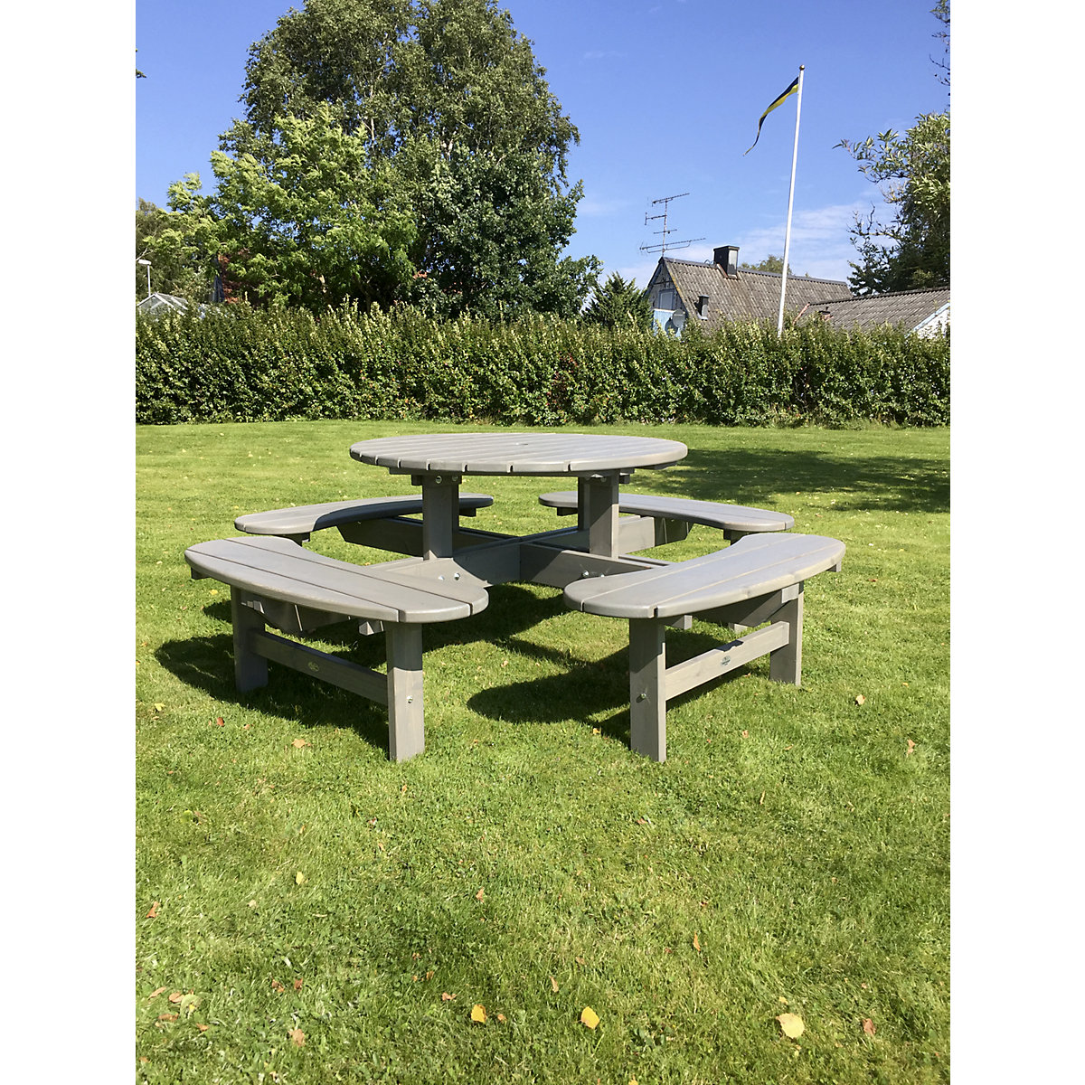 Ensemble table et bancs rond