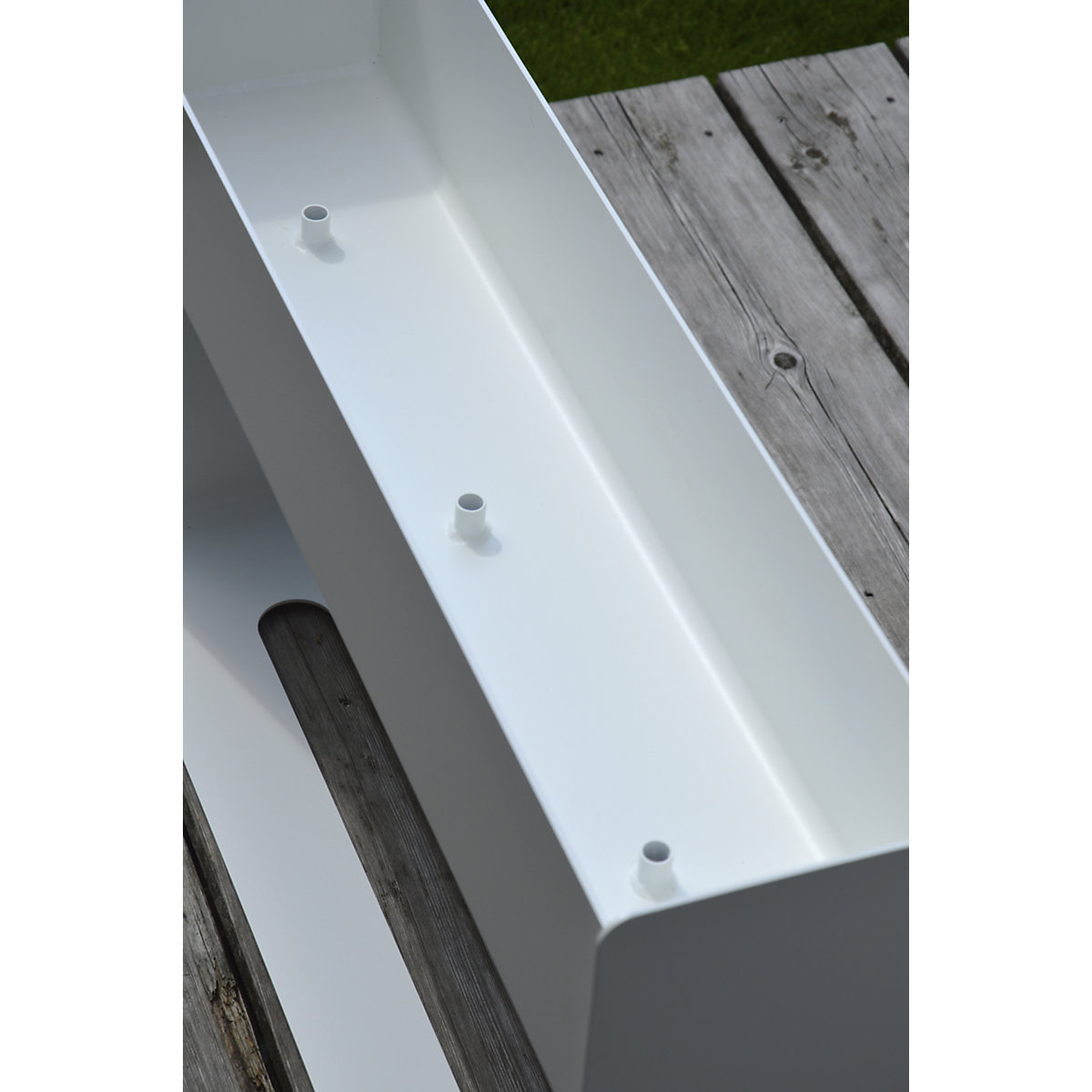 Planter box with drain hole (Product illustration 2)-1
