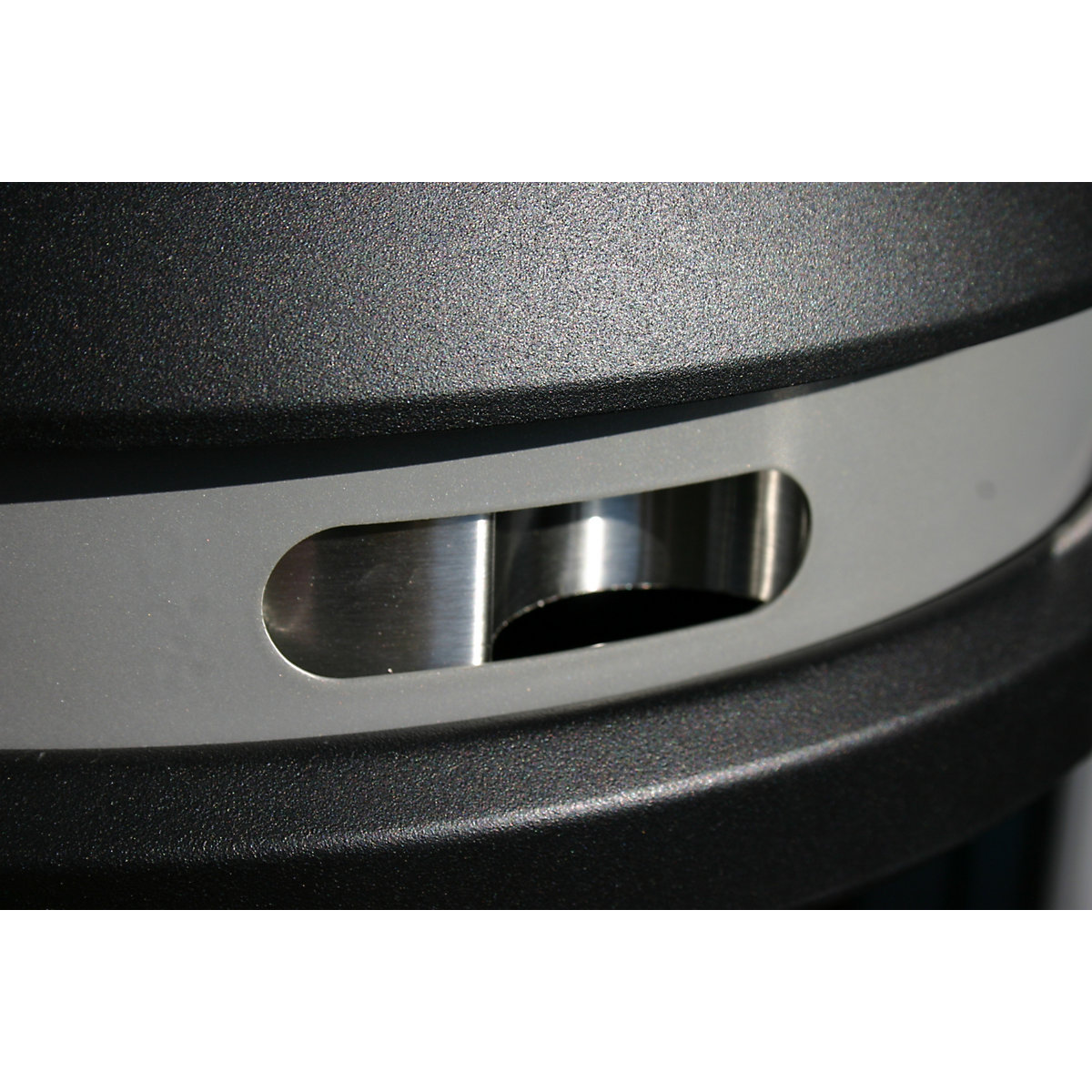 Pedestal ashtray made of zinc plated steel – Rubbermaid (Product illustration 2)-1