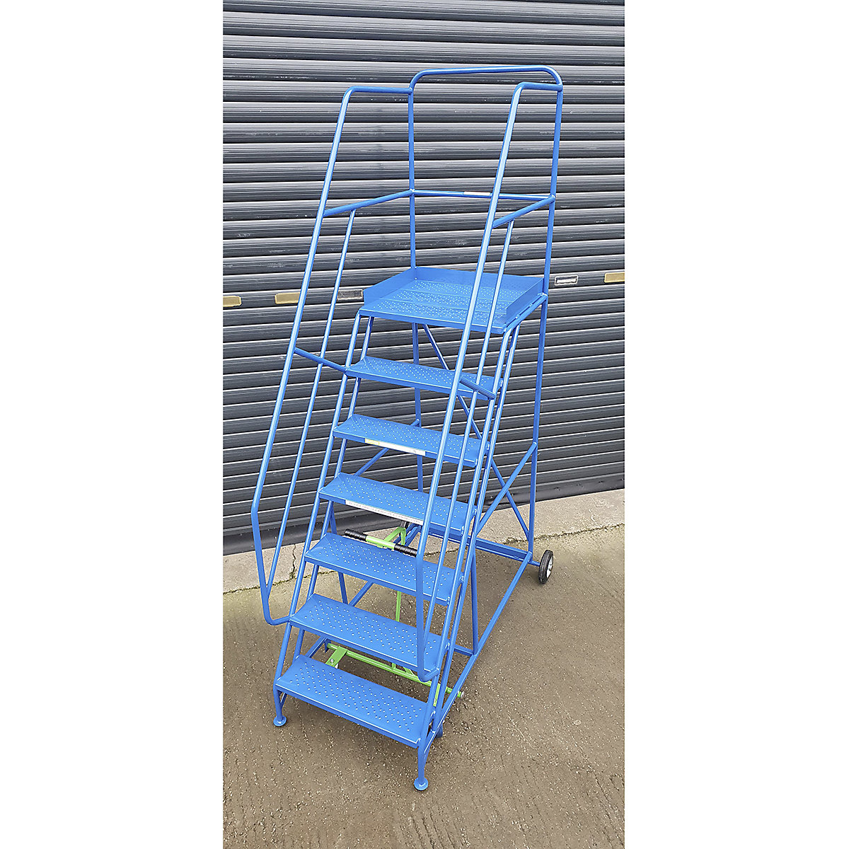 Klime-Ezee Heavy-Duty Mobile Warehouse Steps (Product illustration 4)-3