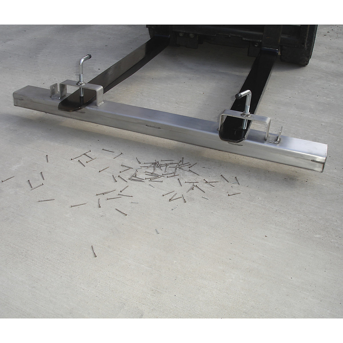 Fork Mounted Magnet