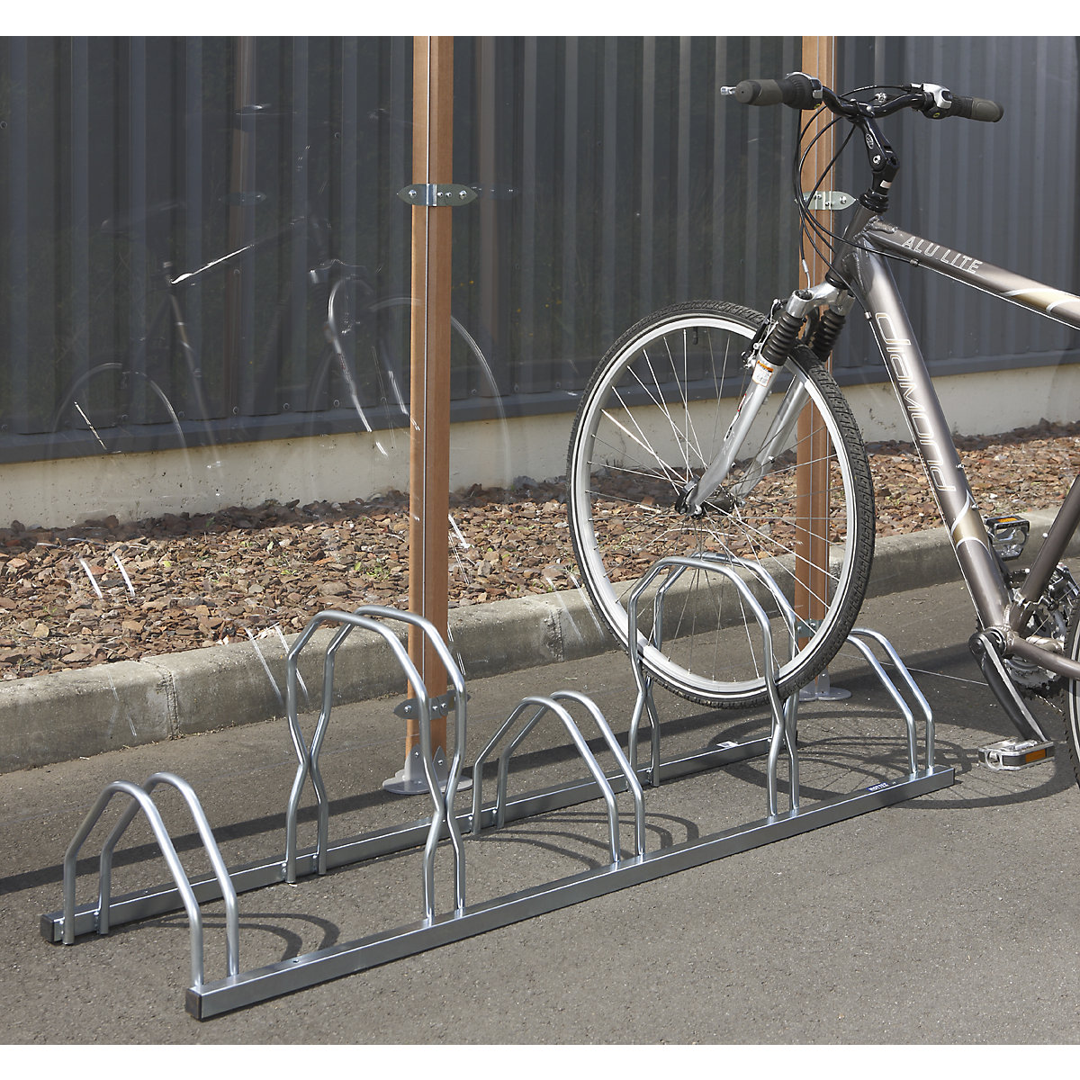Rastrelliera per biciclette a 2 livelli – Mottez (Foto prodotto 2)-1