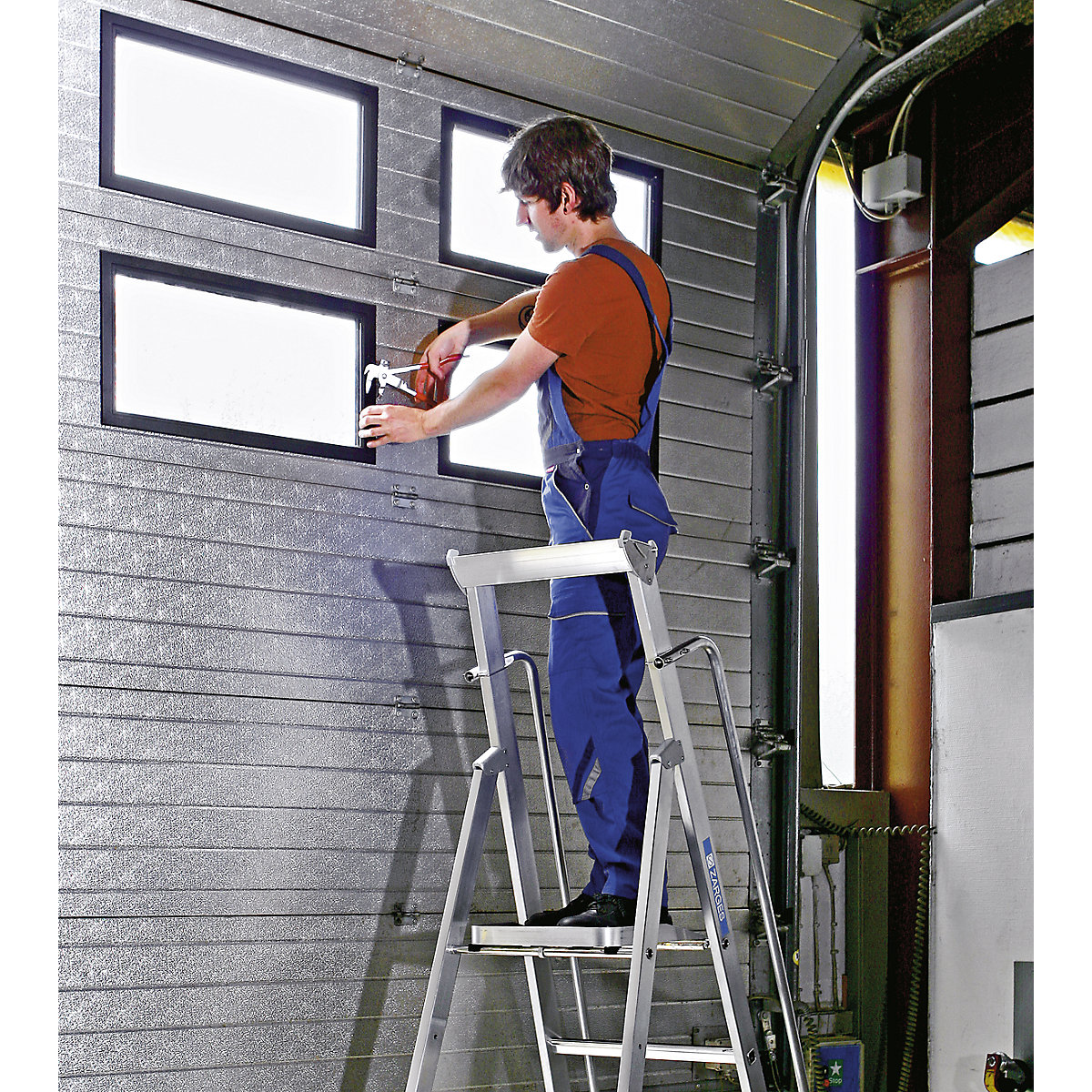 Aluminium step ladder with large platform – ZARGES (Product illustration 3)-2