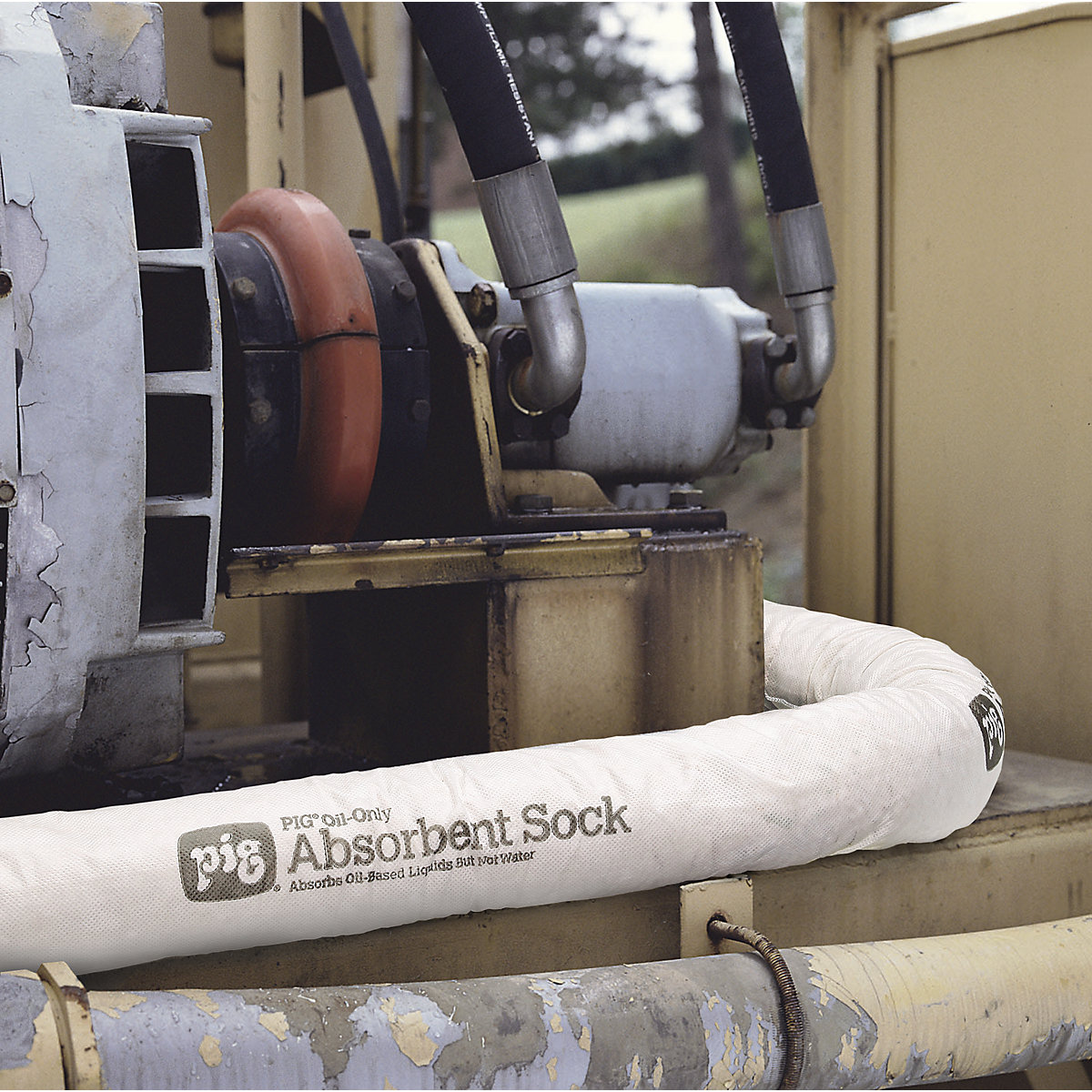 Oil-Only absorbent sheeting sock – PIG (Product illustration 2)-1