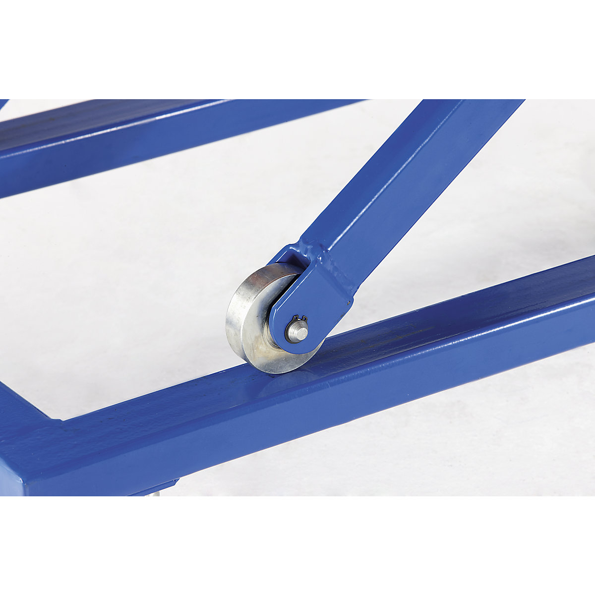Lifting platform trolley with double scissors (Product illustration 2)-1