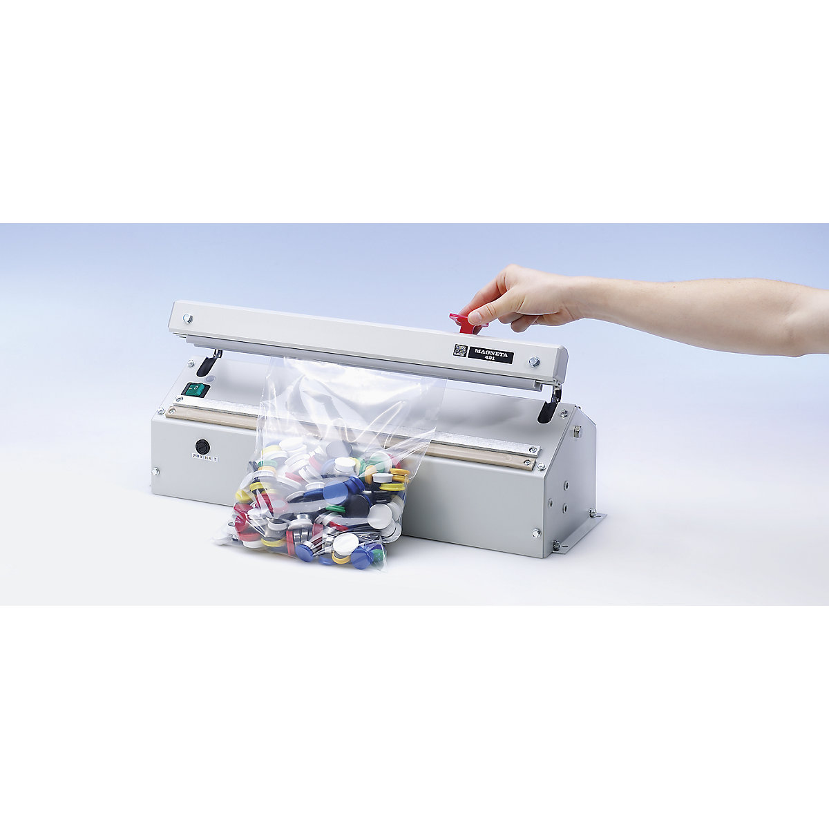 Selladora de sobremesa para bolsas plásticas MAGNETA – ratioform (Imagen del producto 2)-1