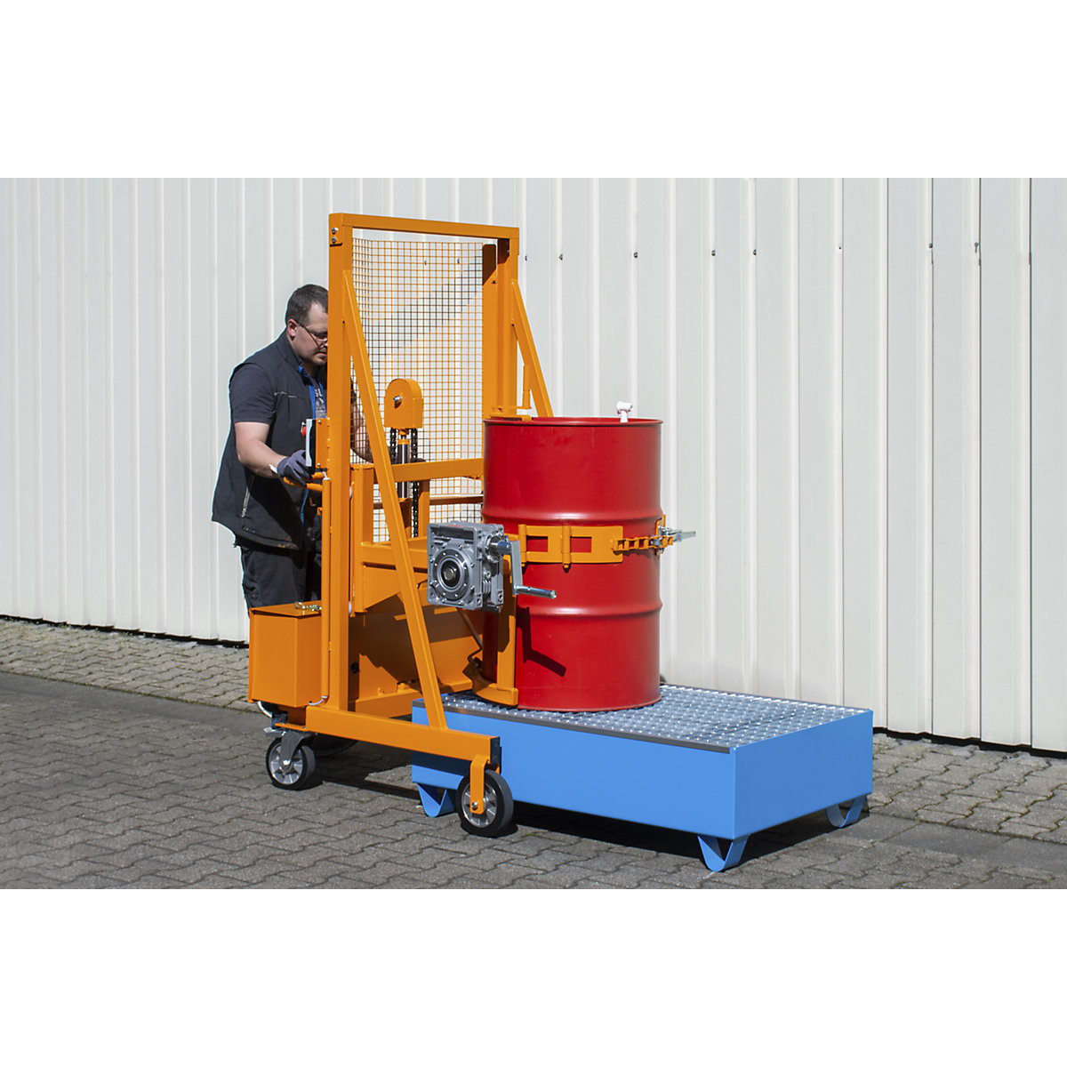 Dispositivo de elevación y volcado de bidones Liftomat L/E – eurokraft pro (Imagen del producto 2)-1