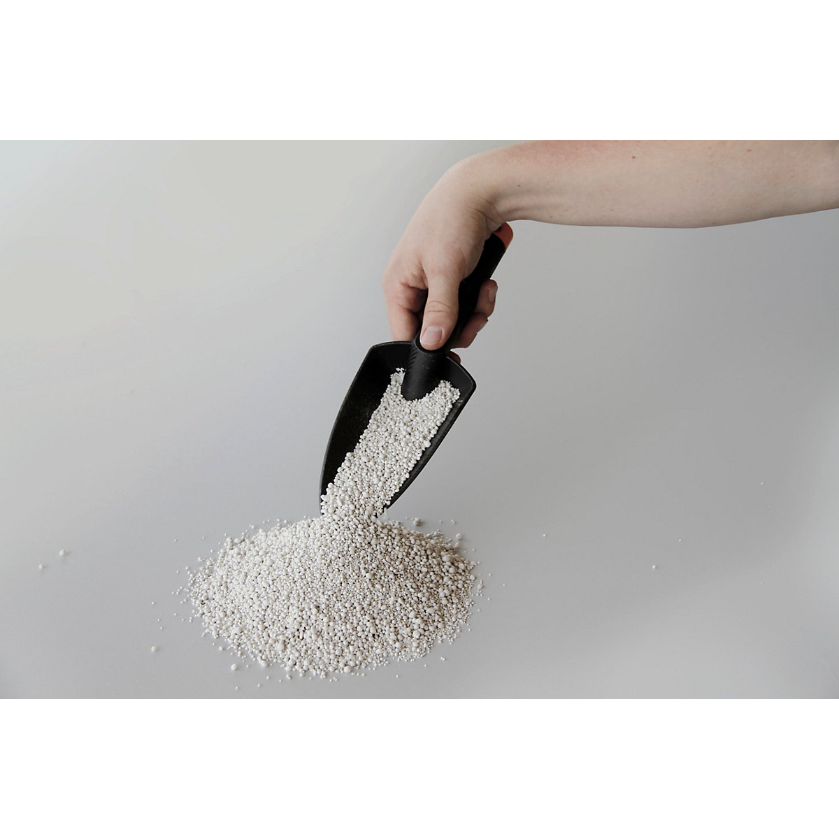 Agent de protecție împotriva incendiilor/stingere din granule de sticlă expandată – CEMO (Imagine produs 2)-1