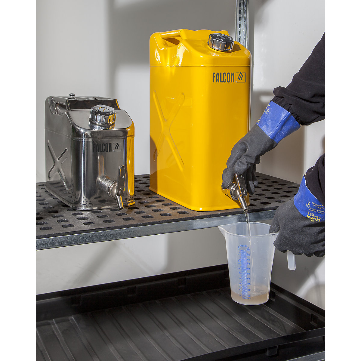 Veiligheidsjerrycan met fijndoseerkraan (Productafbeelding 3)-2