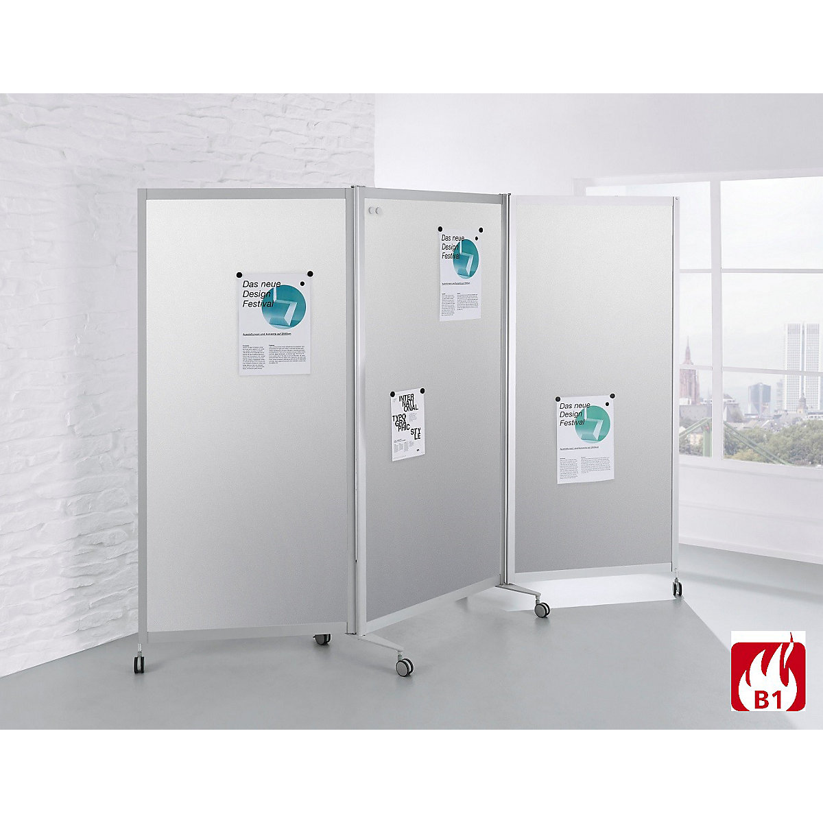 Cloison mobile pliante, difficilement inflammable