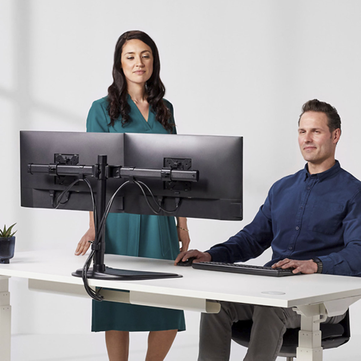 Fellowes Seasa Freestanding Dual Horizontal Monitor Arm (Product illustration 5)-4