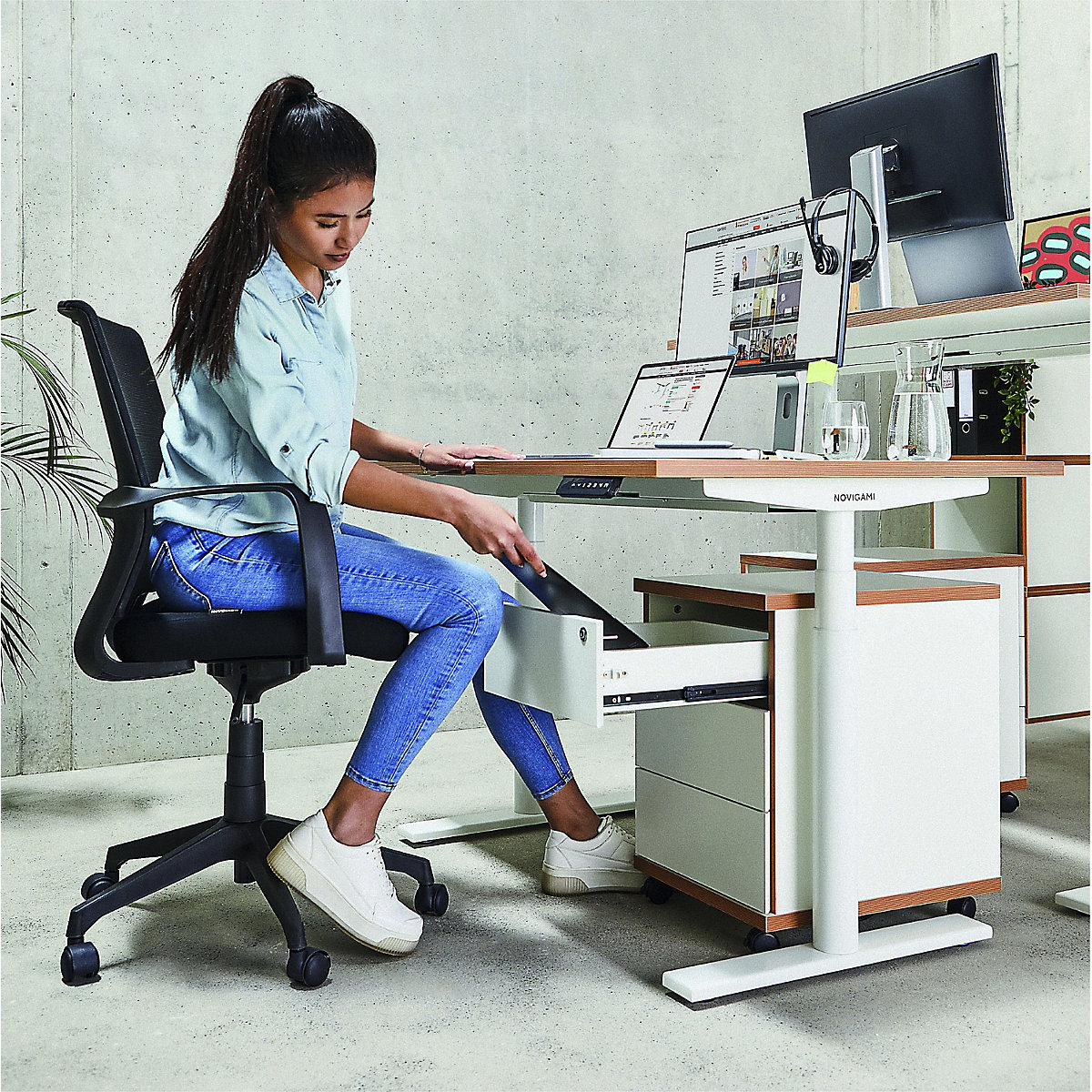 Novigami Josi Sit/Stand Office Desk - Electric Adjustable Desk (Product illustration 4)-3